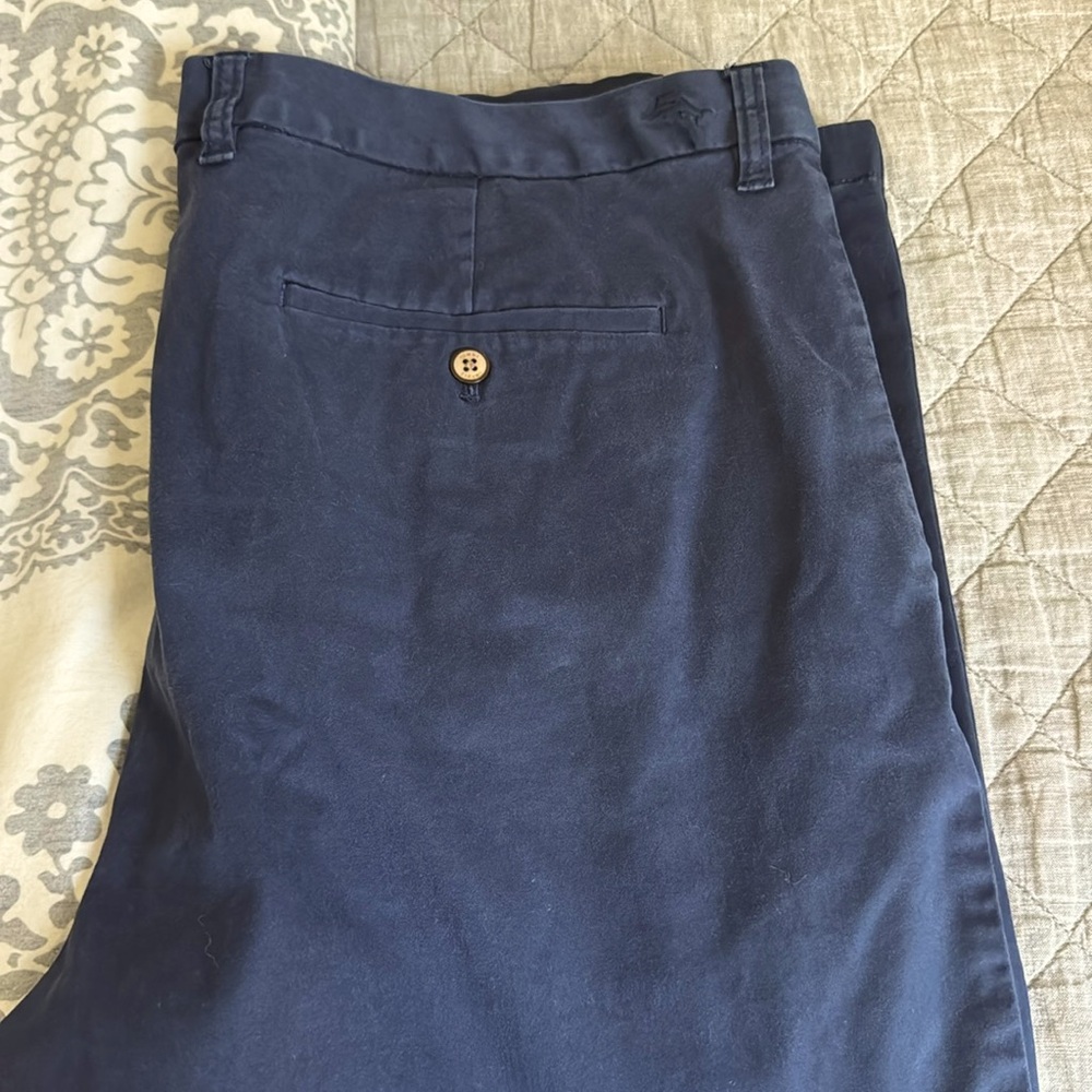 Tommy Bahama men’s navy khakis